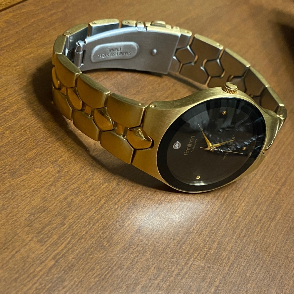 Armitron Diamond Gold and Black watch - Picture 4 of 4